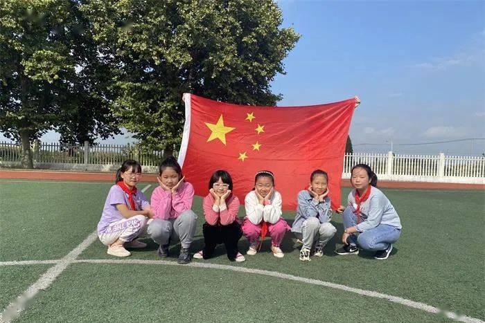 农村养的猫一年多了出去两天没回来了还会回来吗？
